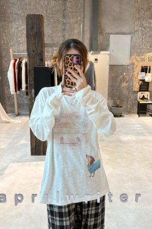 Korean Style Cartoon Print Loose Round Neck Long Sleeve T-Shirt in Soft Bamboo Cotton - Casual & Comfortable Fashion Essential