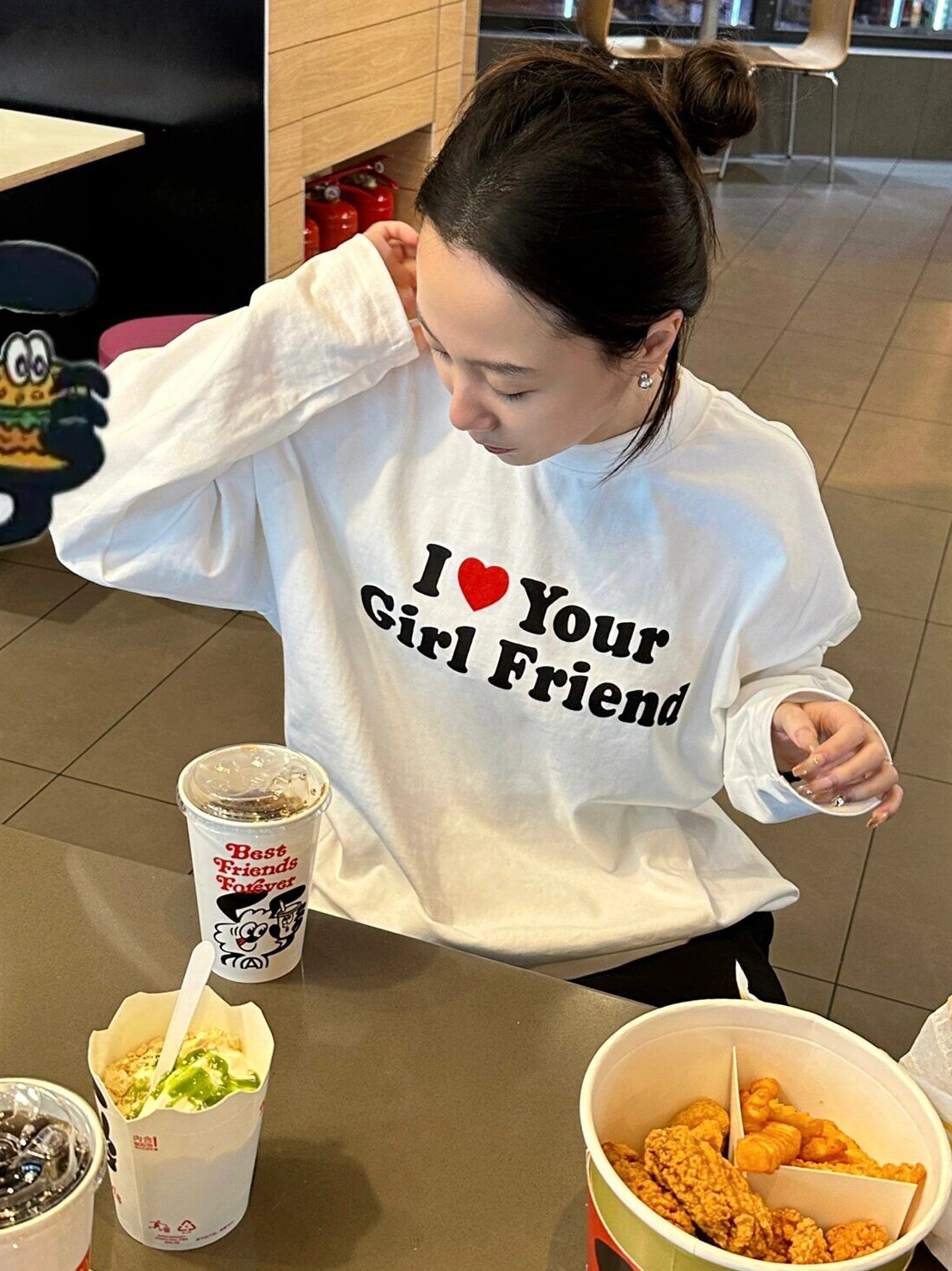 Korean Style Casual Loose Fit Color-Blocking Top with Youthful Dog Cartoon Print - Pure Cotton Comfort Korean Style Casual Loose Fit Color-Blocking Top with Youthful Dog Cartoon Print - Pure Cotton Comfort