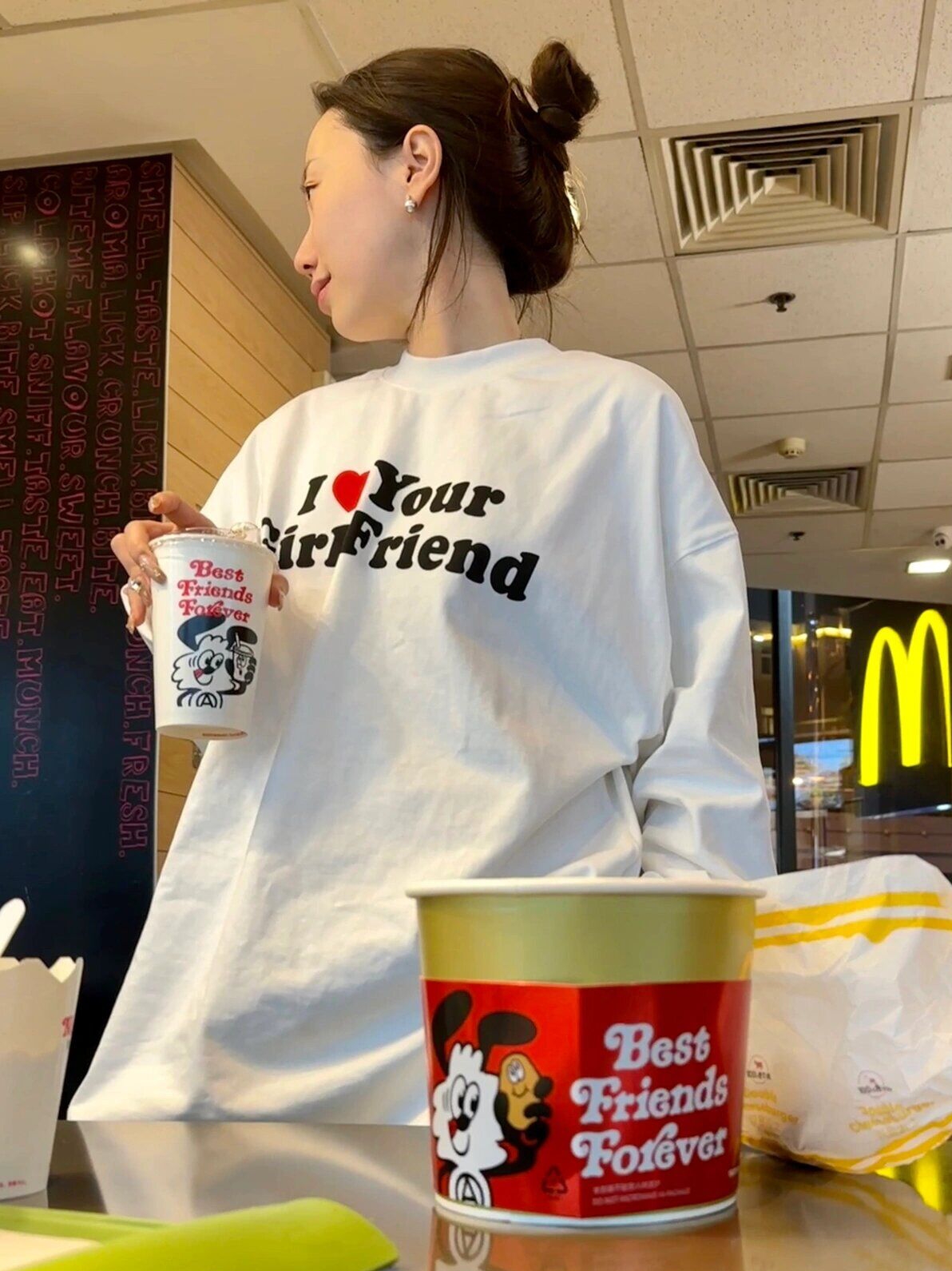 Korean Style Casual Loose Fit Color-Blocking Top with Youthful Dog Cartoon Print - Pure Cotton Comfort Korean Style Casual Loose Fit Color-Blocking Top with Youthful Dog Cartoon Print - Pure Cotton Comfort