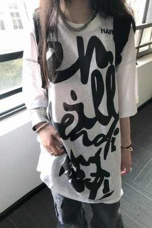 Korean Style Casual Loose Fit Pure Cotton T-Shirt with Graffiti Letter Print and Sun Protection for Women