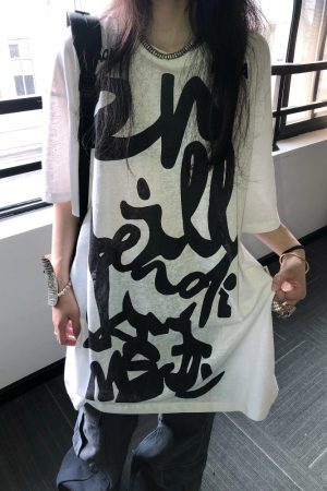 Korean Style Casual Loose Fit Pure Cotton T-Shirt with Graffiti Letter Print and Sun Protection for Women