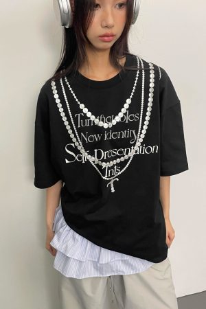 Korean Style Casual Unisex T-Shirt with Slogan Print and Pearl Necklace Design, Loose Fit Pure Cotton for Comfortable Everyday Wear