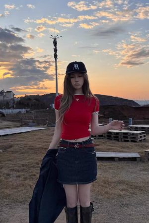 Korean Style Color-Blocking Love Slogan Short Slim-Fit Cotton Top for Girls - High Elasticity Casual Fashion