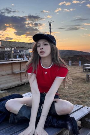 Korean Style Color-Blocking Love Slogan Short Slim-Fit Cotton Top for Girls - High Elasticity Casual Fashion