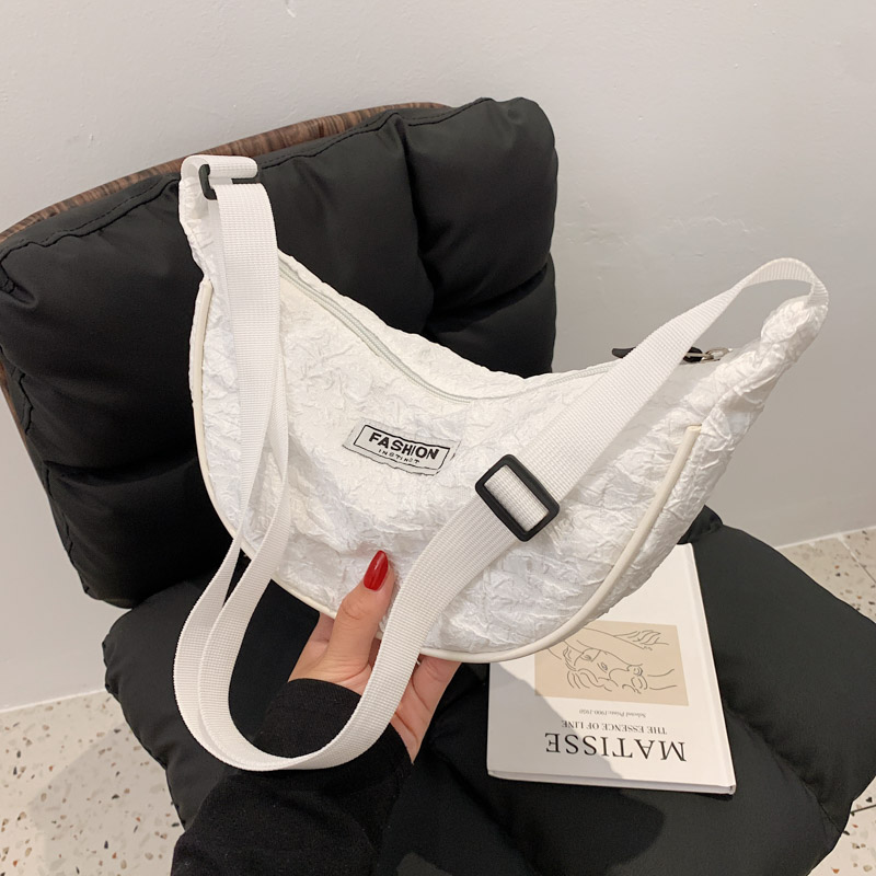 Korean Style Dumpling-Shaped Women's Crossbody Canvas Bag, Retro Niche Design, Versatile Nylon Shoulder Bag Korean Style Dumpling-Shaped Women's Crossbody Canvas Bag, Retro Niche Design, Versatile Nylon Shoulder Bag