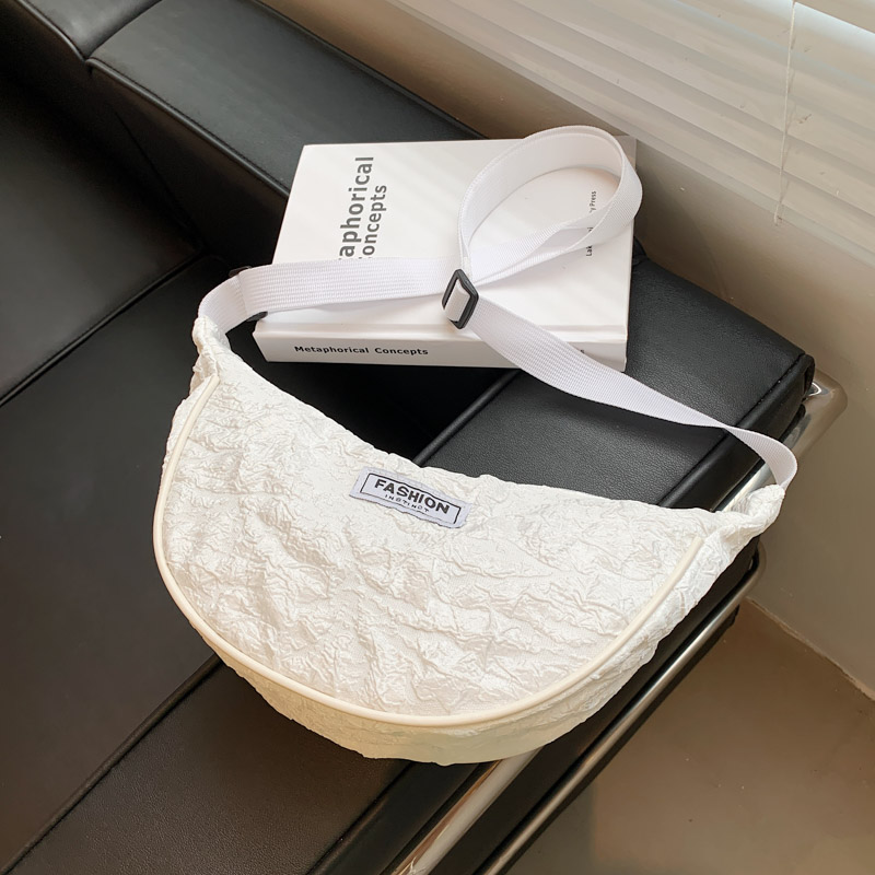 Korean Style Dumpling-Shaped Women's Crossbody Canvas Bag, Retro Niche Design, Versatile Nylon Shoulder Bag Korean Style Dumpling-Shaped Women's Crossbody Canvas Bag, Retro Niche Design, Versatile Nylon Shoulder Bag