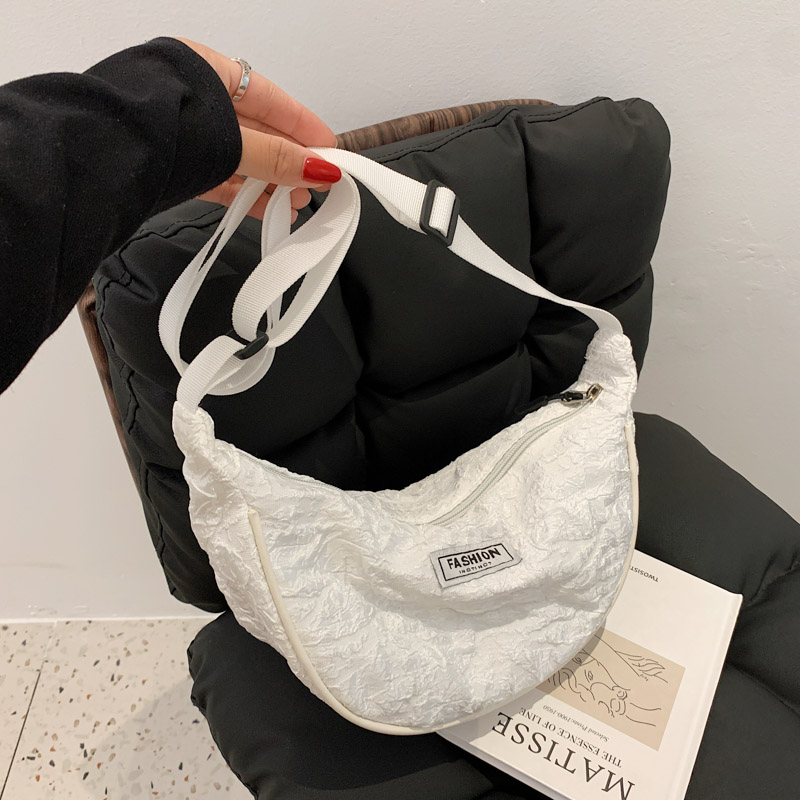 Korean Style Dumpling-Shaped Women's Crossbody Canvas Bag, Retro Niche Design, Versatile Nylon Shoulder Bag Korean Style Dumpling-Shaped Women's Crossbody Canvas Bag, Retro Niche Design, Versatile Nylon Shoulder Bag