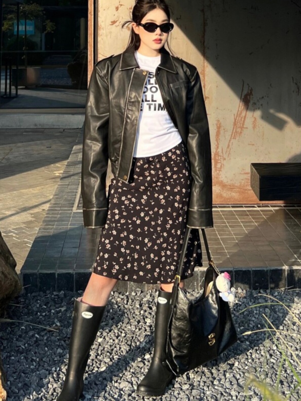 Korean Style Floral Bodycon Half Skirt for Women - Elegant Elastic Waist A-Line Short Skirt for Spring and Summer Fashion Korean Style Floral Bodycon Half Skirt for Women - Elegant Elastic Waist A-Line Short Skirt for Spring and Summer Fashion