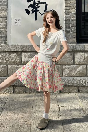 Korean Style Floral Pleated Skirt for Women, Summer A-Line Mid-Length Skirt, Colorful Vacation Outfit