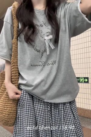 Korean-Style Gray Short Sleeve T-Shirt with Lace Spliced Unique Shoulders - Trendy Summer 2025 Women's Internet Celebrity Top