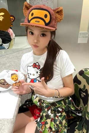 Korean Style Kitty Cat Printed Slim-Fit Round Neck Short Sleeve T-Shirt for Women - Age-Reducing Pure Cotton 25SS