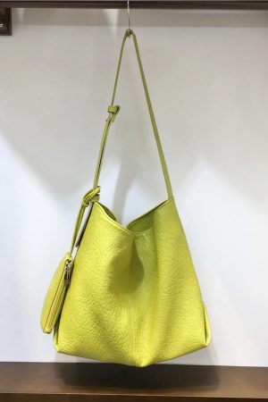 Korean Style Large Capacity Casual Soft Leather Tote Bag for Spring Summer - Versatile Commuter Shoulder Crossbody Bag