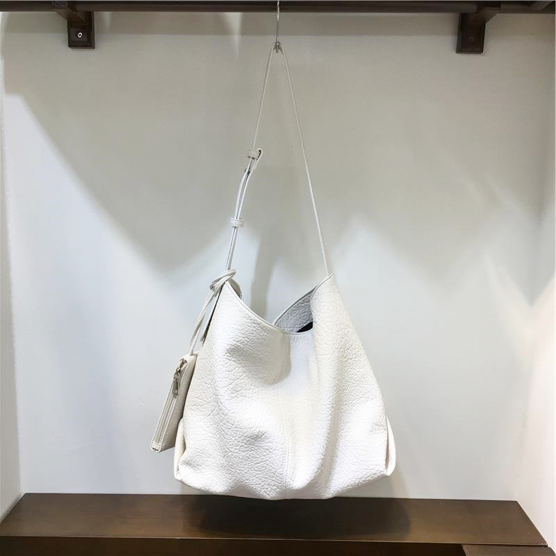 Korean Style Large Capacity Casual Soft Leather Tote Bag for Spring Summer - Versatile Commuter Shoulder Crossbody Bag Korean Style Large Capacity Casual Soft Leather Tote Bag for Spring Summer - Versatile Commuter Shoulder Crossbody Bag