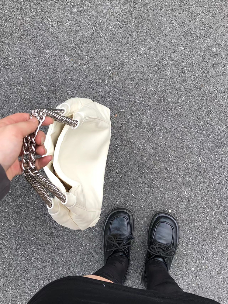 Korean Style Large Capacity Chain Tote Bag for Women - Trendy Underarm Shoulder Bag for Commuting and Daily Use 2023 Korean Style Large Capacity Chain Tote Bag for Women - Trendy Underarm Shoulder Bag for Commuting and Daily Use 2023