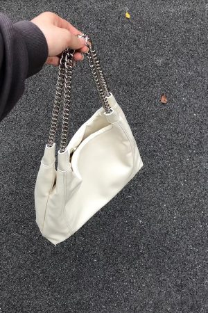 Korean Style Large Capacity Chain Tote Bag for Women - Trendy Underarm Shoulder Bag for Commuting and Daily Use 2023