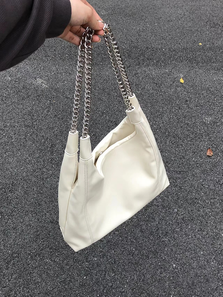 Korean Style Large Capacity Chain Tote Bag for Women - Trendy Underarm Shoulder Bag for Commuting and Daily Use 2023 Korean Style Large Capacity Chain Tote Bag for Women - Trendy Underarm Shoulder Bag for Commuting and Daily Use 2023