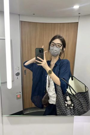 Korean-Style Lightweight Waterproof Shoulder Bag, Large Capacity Underarm Tote for Commuting, Business Trips, and Travel