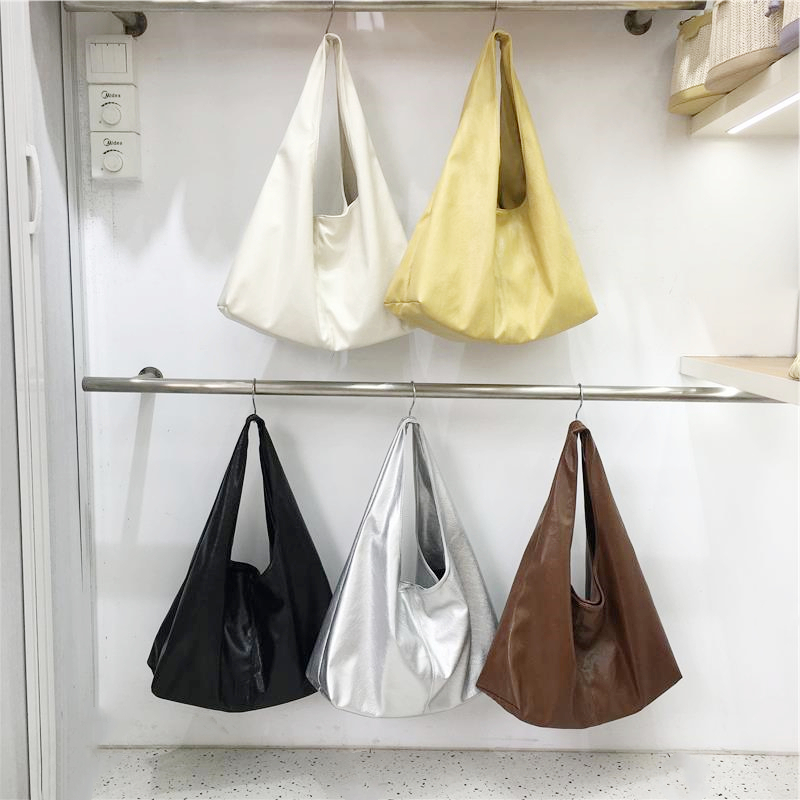 Korean Style Minimalist Large Capacity Tote Bag in High-Quality Silver Oil Wax Leather – Stylish Handheld Shoulder Bag for Everyday Use Korean Style Minimalist Large Capacity Tote Bag in High-Quality Silver Oil Wax Leather – Stylish Handheld Shoulder Bag for Everyday Use