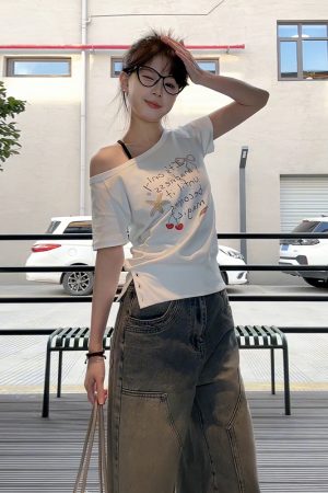 Korean Style Off-Shoulder Short Sleeve Summer Graffiti Print Split Hem Slim Fit Sexy T-Shirt - Trendy Women's Top