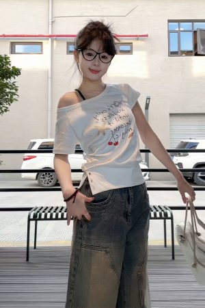 Korean Style Off-Shoulder Short Sleeve Summer Graffiti Print Split Hem Slim Fit Sexy T-Shirt - Trendy Women's Top