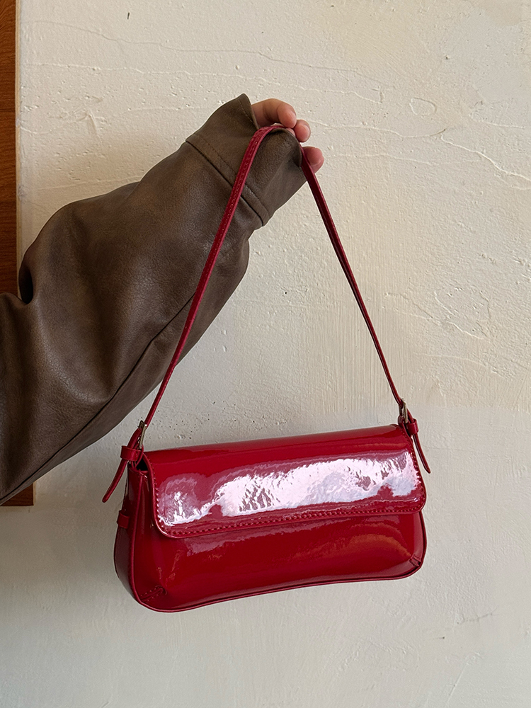 Korean Style Patent Leather Baguette Bag 2025 - Simple Underarm Shoulder Handbag for Commuting, Chic High-End Fashion Accessory Korean Style Patent Leather Baguette Bag 2025 - Simple Underarm Shoulder Handbag for Commuting, Chic High-End Fashion Accessory