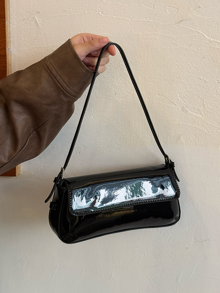 Korean Style Patent Leather Baguette Bag 2025 - Simple Underarm Shoulder Handbag for Commuting, Chic High-End Fashion Accessory Korean Style Patent Leather Baguette Bag 2025 - Simple Underarm Shoulder Handbag for Commuting, Chic High-End Fashion Accessory