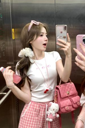 Korean Style Pink Kitty Cartoon Print Fitted Slim High-Stretch Short Sleeve T-Shirt in Pure Cotton for Trendy Casual Wear