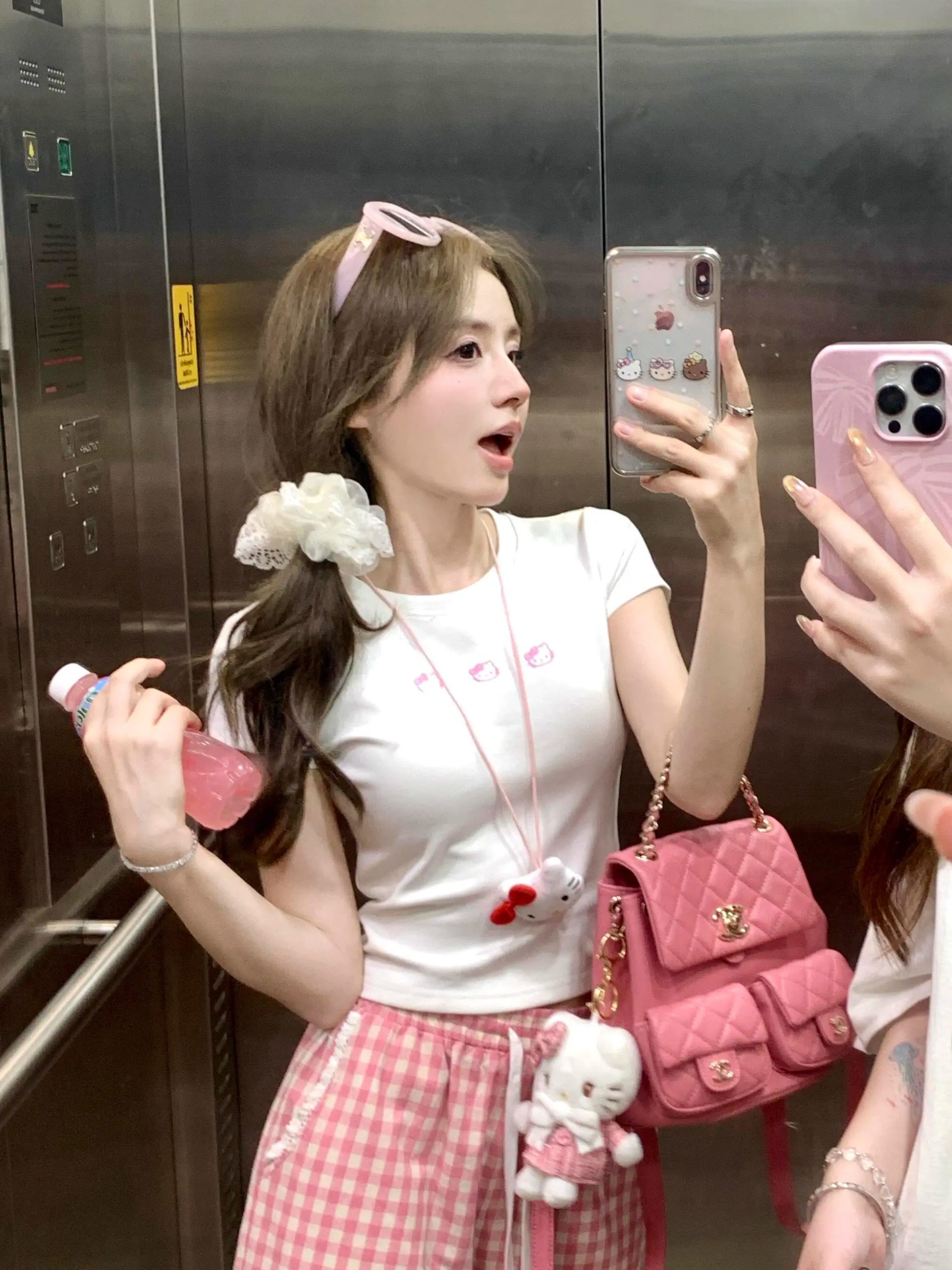 Korean Style Pink Kitty Cartoon Print Fitted Slim High-Stretch Short Sleeve T-Shirt in Pure Cotton for Trendy Casual Wear Korean Style Pink Kitty Cartoon Print Fitted Slim High-Stretch Short Sleeve T-Shirt in Pure Cotton for Trendy Casual Wear