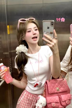 Korean Style Pink Kitty Cartoon Print Fitted Slim High-Stretch Short Sleeve T-Shirt in Pure Cotton for Trendy Casual Wear