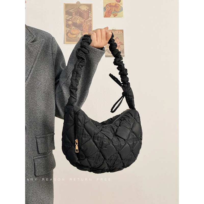 Korean-Style Pleated Dumpling Bag for Women, Large Capacity Lightweight Cloud Underarm Crossbody Bag Korean-Style Pleated Dumpling Bag for Women, Large Capacity Lightweight Cloud Underarm Crossbody Bag