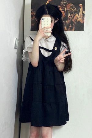 Korean-Style Retro Doll Collar Short Sleeve Suspender Dress - Sweet Two-Piece Look for Women, Perfect for Summer College Style