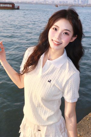 Korean-Style Retro Twisted Knit Short Sleeve Women's Summer Polo Shirt - Slim Fit White Top for Casual Chic Look