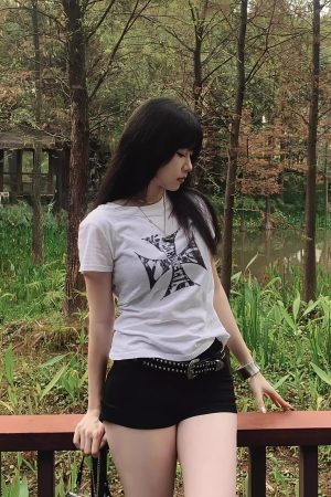 Korean Style Short Sleeve Slim-Fit Top with Crusader Print - Bamboo Cotton, Slightly Sheer, Trendy Y2K Aesthetic for Stylish Girls