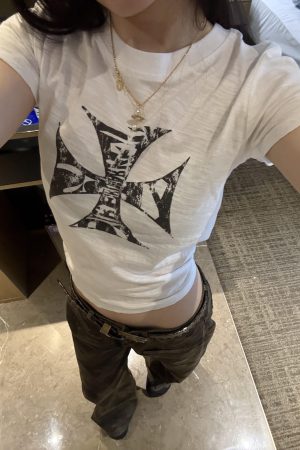 Korean Style Short Sleeve Slim-Fit Top with Crusader Print - Bamboo Cotton, Slightly Sheer, Trendy Y2K Aesthetic for Stylish Girls