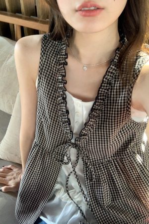 Korean-Style Two-Piece Checkered Camisole Vest Set for Women - Summer Slimming High-End Look