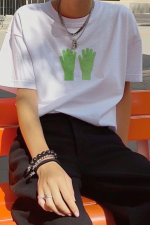 Korean Style Vintage Blue Graphic T-Shirt with Glove Print - Casual, Cotton, Trendy, Retro, Youthful Aesthetic