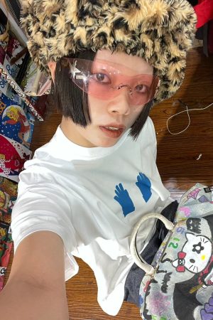 Korean Style Vintage Blue Graphic T-Shirt with Glove Print - Casual, Cotton, Trendy, Retro, Youthful Aesthetic