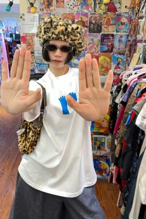 Korean Style Vintage Blue Graphic T-Shirt with Glove Print - Casual, Cotton, Trendy, Retro, Youthful Aesthetic