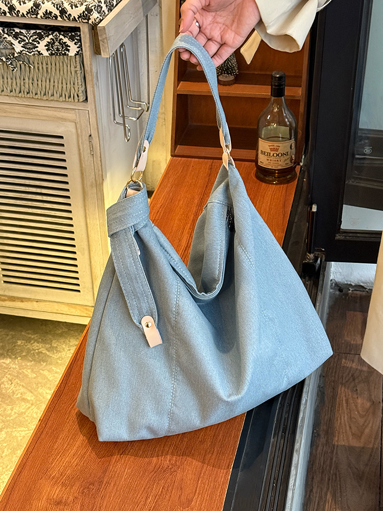 Korean-Style Vintage Large Capacity Denim Tote Bag for Women - 2025 Commuting Shoulder & Niche Crossbody Bag Korean-Style Vintage Large Capacity Denim Tote Bag for Women - 2025 Commuting Shoulder & Niche Crossbody Bag