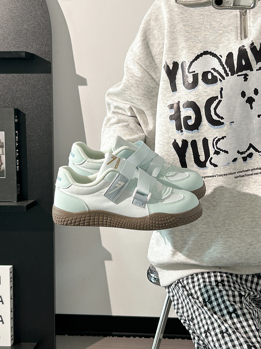 Korean Style Women's Versatile Breathable White Velcro Sneakers - Niche Design for Spring and Summer Korean Style Women's Versatile Breathable White Velcro Sneakers - Niche Design for Spring and Summer