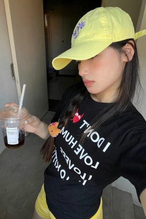 Korean Style Youthful Cartoon Print Slim-Fit Short Sleeve T-Shirt for Women - Trendy Graphic Top