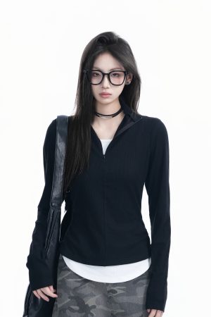 Korean Style Zipper Knitted Long Sleeve T-Shirt - Slim Fit Fake Two-Piece Design with Flattering Base for Spring Fashion