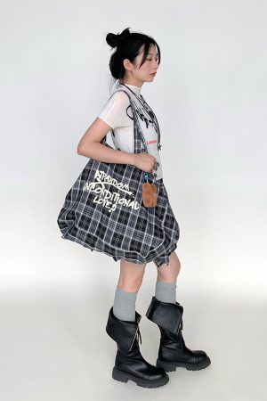 Large Capacity Black and White Checkered Graffiti Text Beach Shoulder Tote Bag - Trendy Y2K Style