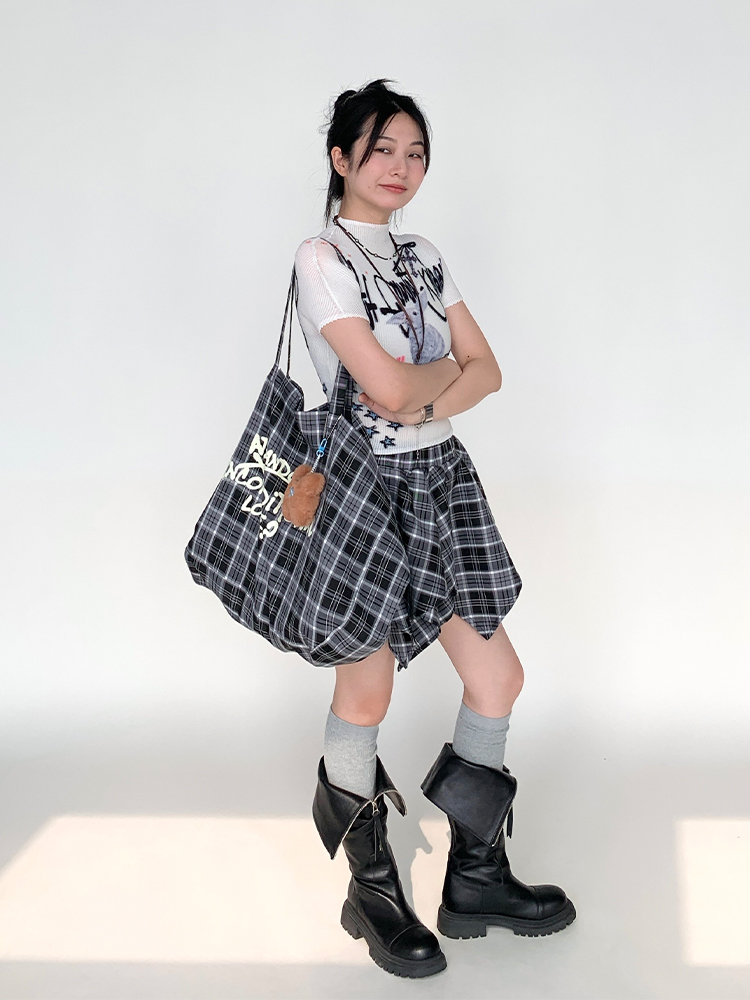 Large Capacity Black and White Checkered Graffiti Text Beach Shoulder Tote Bag - Trendy Y2K Style Large Capacity Black and White Checkered Graffiti Text Beach Shoulder Tote Bag - Trendy Y2K Style