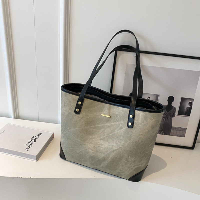 Large-Capacity Casual Tote Bag for Women - Versatile Spring 2025 Commuting & Travel Shoulder Bag Large-Capacity Casual Tote Bag for Women - Versatile Spring 2025 Commuting & Travel Shoulder Bag