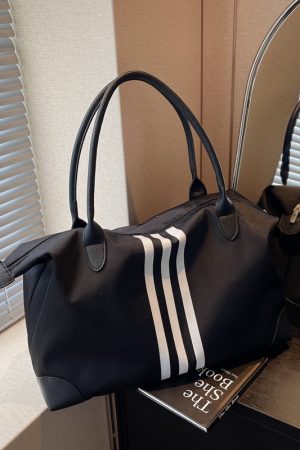 Large-Capacity Lightweight Travel Bag - Versatile Commuter Luggage, Gym, Maternity, and Weekend Trip Shoulder Bag