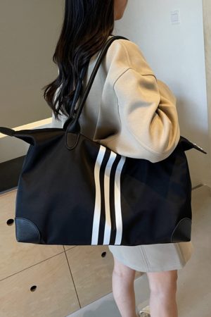 Large-Capacity Lightweight Travel Bag - Versatile Commuter Luggage, Gym, Maternity, and Weekend Trip Shoulder Bag