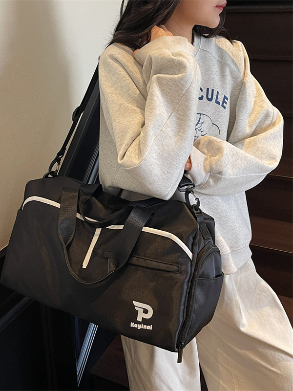 Large Capacity Lightweight Women's Tote Bag - 2025 Fashion Travel Bag for Short Trips, Gym, and Sports Large Capacity Lightweight Women's Tote Bag - 2025 Fashion Travel Bag for Short Trips, Gym, and Sports