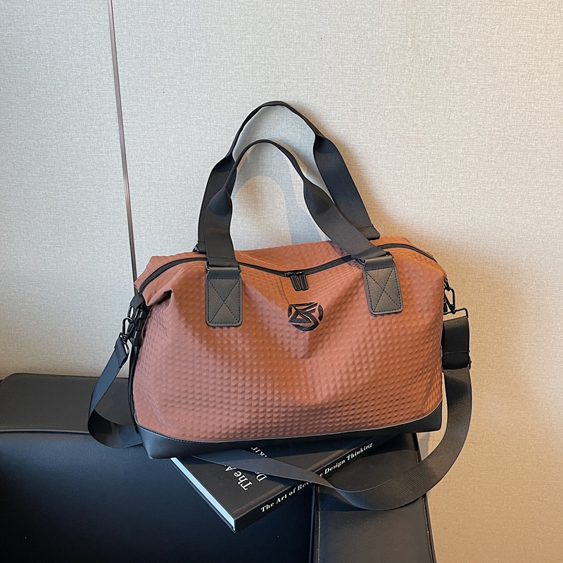 Large Capacity Lightweight Women's Travel Bag - Versatile Commuter Tote, Gym Bag, and Maternity Luggage for Business Trips Large Capacity Lightweight Women's Travel Bag - Versatile Commuter Tote, Gym Bag, and Maternity Luggage for Business Trips