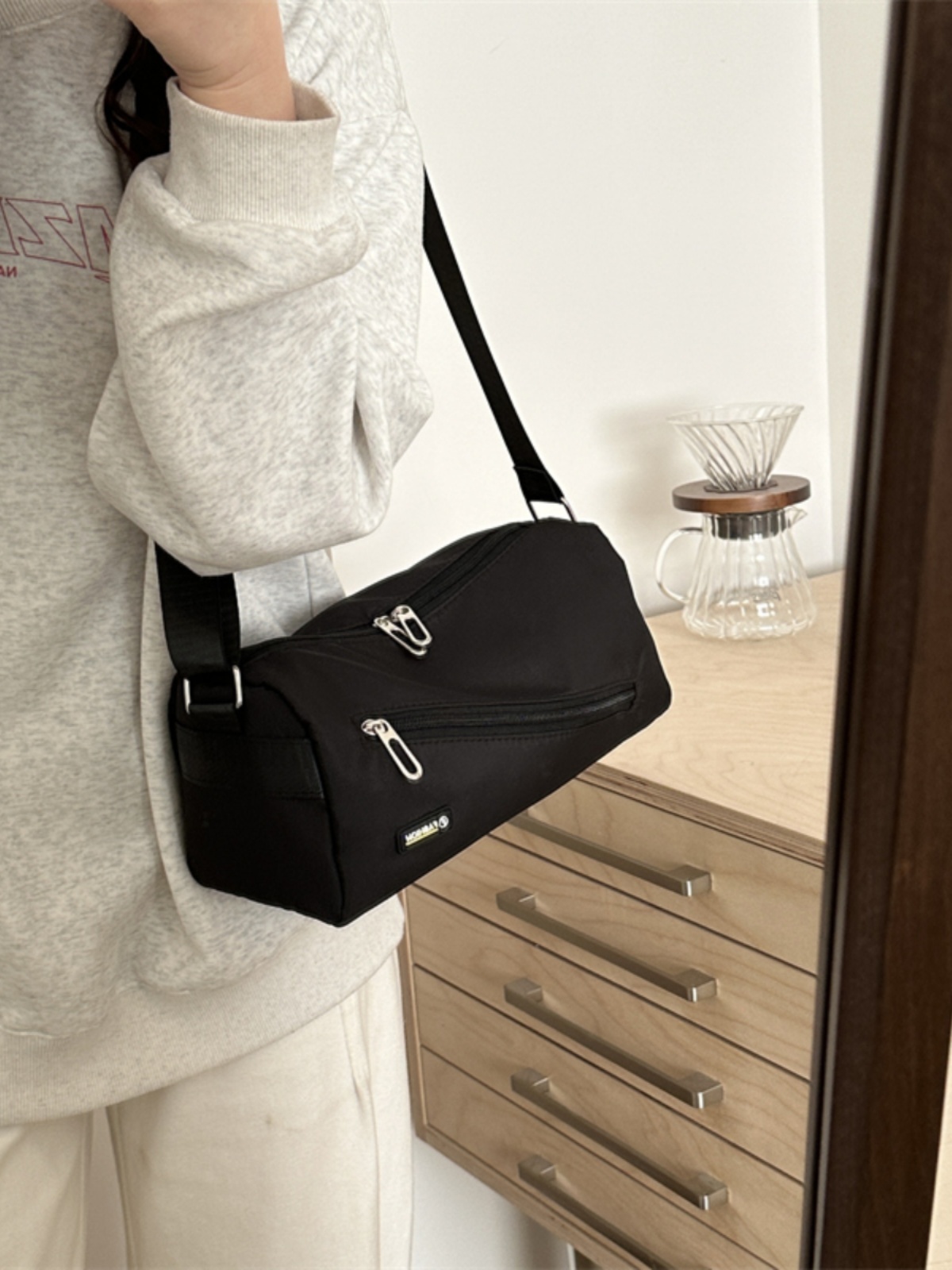 Large Capacity Nylon Women's Crossbody Bag with Wide Shoulder Strap - Trendy High-End Toast Pillow Style 2025 Large Capacity Nylon Women's Crossbody Bag with Wide Shoulder Strap - Trendy High-End Toast Pillow Style 2025